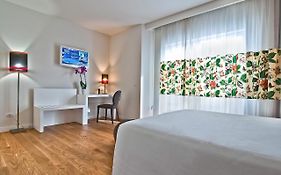 Отель Caravel Hotel